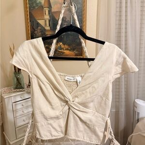 Chic Cream Twist-Front Crop Top